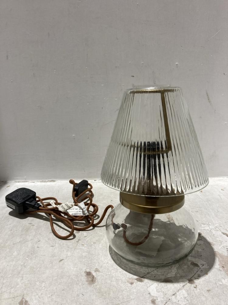 Lot 17  
            Chesterfield SR44 - Parcel Delivery Only 

                
NKUKU DIMALAI RECYCLED GLASS TABLE LAMP - CLEAR - ITEM NO. DI0101 - ORIGINAL RRP ...