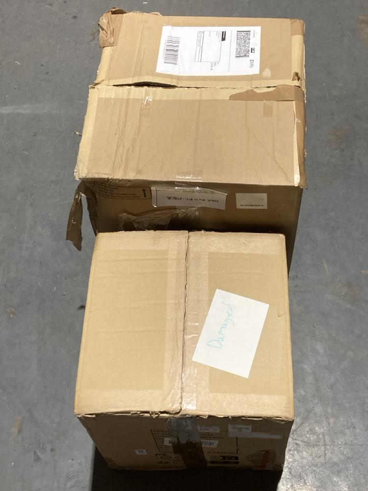 Lot 184  
            Chesterfield SR44 - Parcel Delivery Only 

                
LAREDOUTE PINEAPPLE RATTAN BASKET TO INCLUDE LAREDOUTE PANIER BASKET (LOCATION: A9)