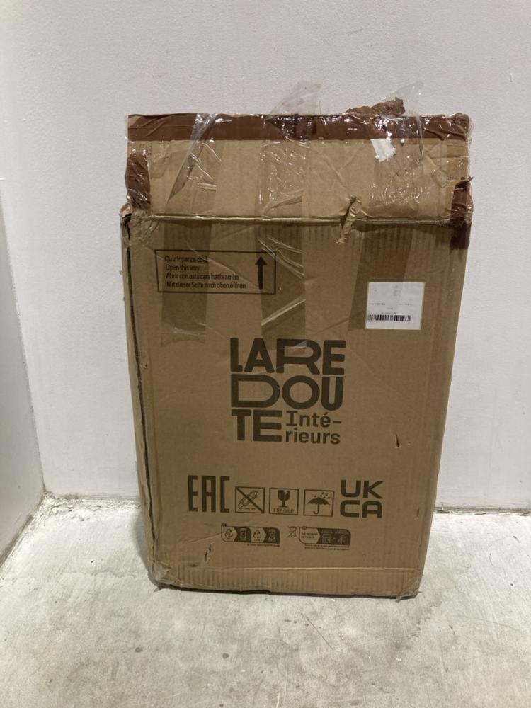 Lot 189  
            Chesterfield SR44 - Parcel Delivery Only 

                
LAREDOUTE LAMP IN CARAMEL (LOCATION: A9)