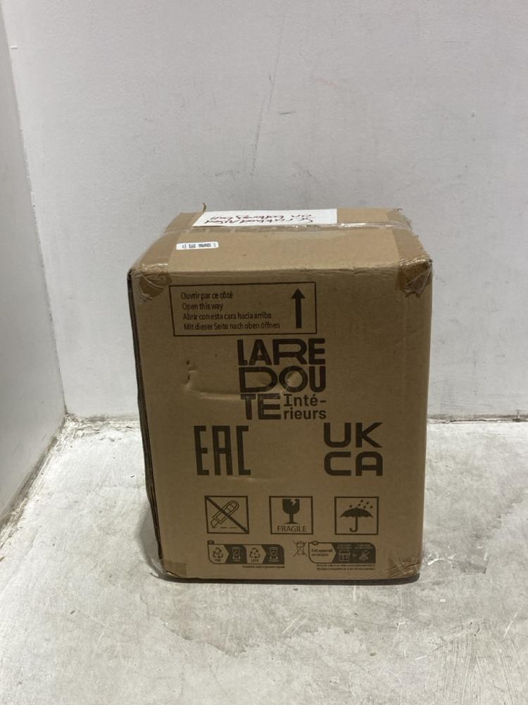 Lot 190  
            Chesterfield SR44 - Parcel Delivery Only 

                
LAREDOUTE CEILING LIGHT IN WHITE BRASS (LOCATION: A9)