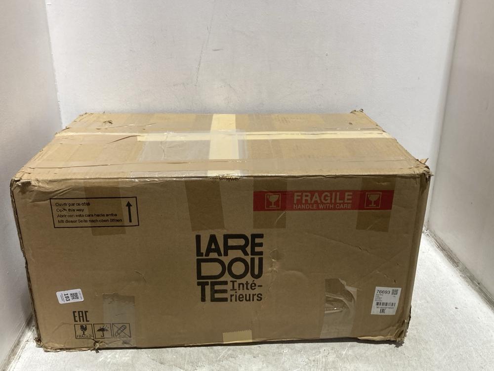 Lot 193  
            Chesterfield SR44 - Parcel Delivery Only 

                
LAREDOUTE FLOOR LAMP IN NUDE (LOCATION: A9)