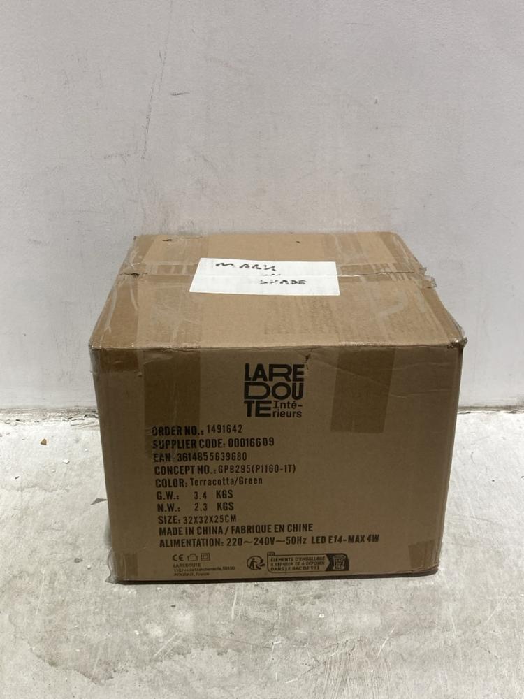 Lot 201  
            Chesterfield SR44 - Parcel Delivery Only 

                
LAREDOUTE LAMP IN GREEN (LOCATION: A9)