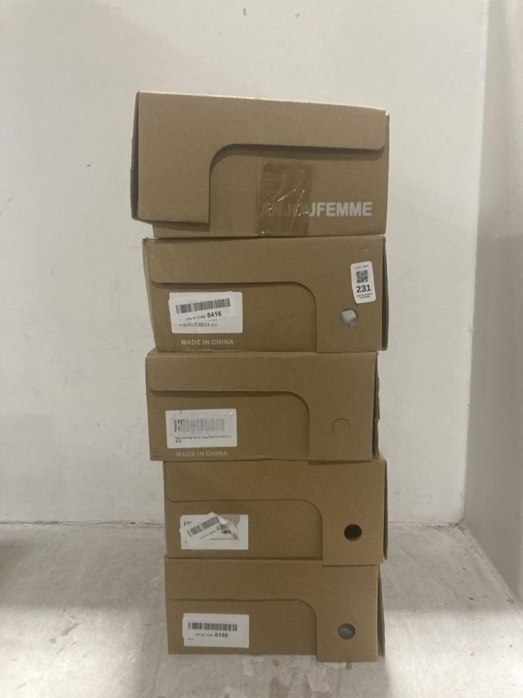 Lot 231  
            Chesterfield SR44 - Parcel Delivery Only 

                
5 X ASSORTED SHOES TO INCLUDE ANJOUFEMME SHOES IN BLACK SIZE 6.5 (LOCATION: F1)