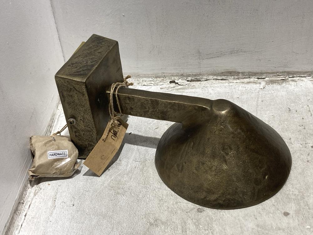 Lot 26  
            Chesterfield SR44 - Parcel Delivery Only 

                
NKUKU RHYA OUTDOOR WALL LAMP - ANTIQUE BRASS - ITEM NO. RL5101 - ORIGINAL RRP £16...