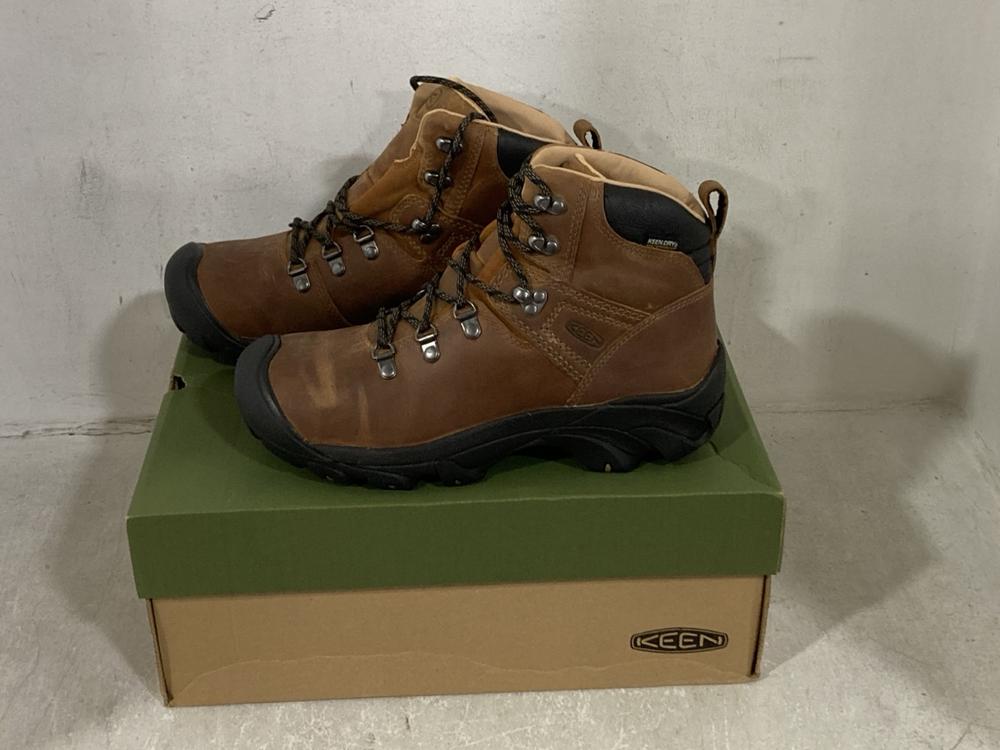 Lot 283  
            Chesterfield SR44 - Parcel Delivery Only 

                
KEEN PYRENEES WOMENS BOOTS IN SYRUP SIZE 7 (LOCATION: F2)