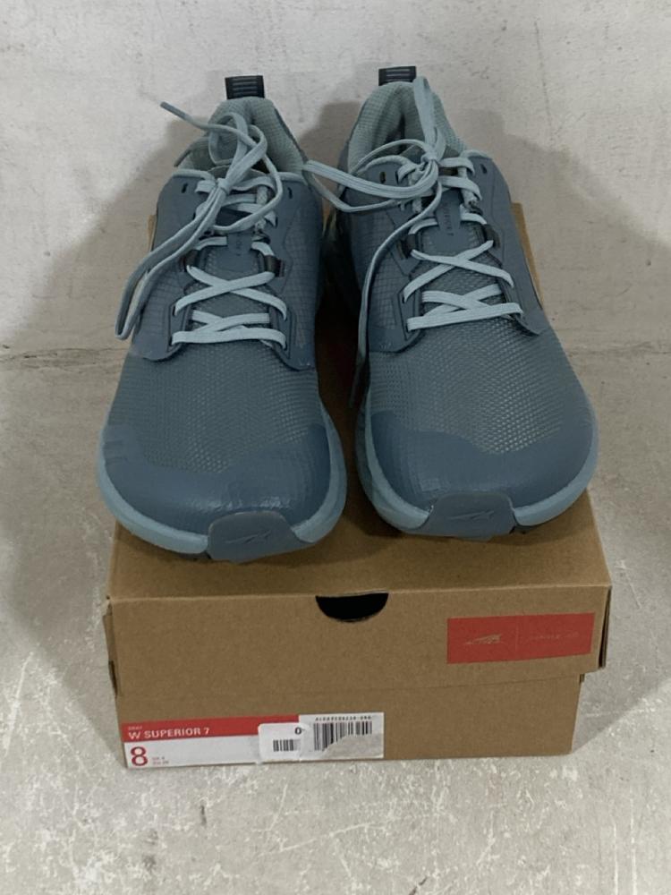 Lot 285  
            Chesterfield SR44 - Parcel Delivery Only 

                
ASICS GEL-CONTEND 9 SIZE 5.5 IN DUSK VIOLET TO INCLUDE ALTRA W SUPERIOR 7 IN GERA...