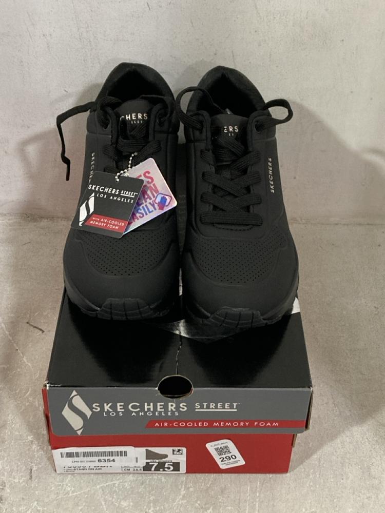 Lot 290  
            Chesterfield SR44 - Parcel Delivery Only 

                
SKECHERS STREET TRAINERS IN BLACK SIZE 4.5 TO INCLUDE SKECHERS D`LUX WALKER IN BL...