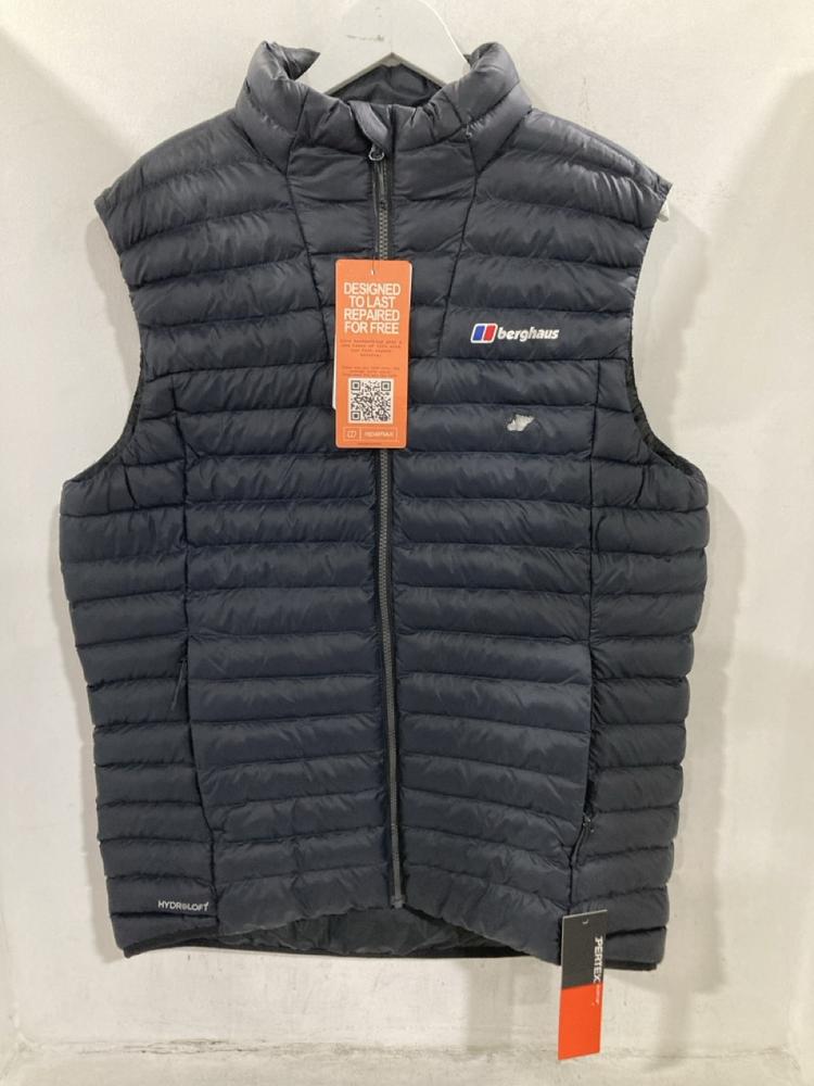 Lot 318  
            Chesterfield SR44 - Parcel Delivery Only 

                
BERGHAUS COAT IN BLUE SIZE L TO INCLUDE BERGHAUS COAT IN BLUE SIZE M (LOCATION: F2)