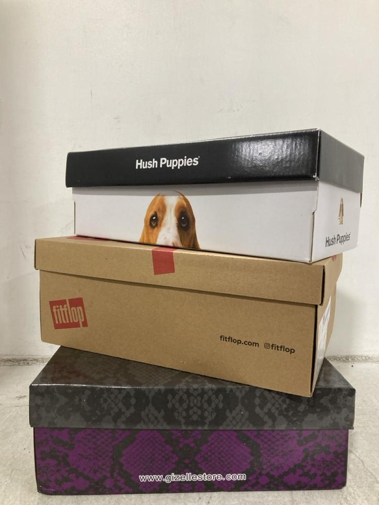 Lot 324  
            Chesterfield SR44 - Parcel Delivery Only 

                
3 X ASSORTED SHOES TO INCLUDE HUSH PUPPIES SLIP ON SHOES IN GOLD SIZE 7 (LOCATION...