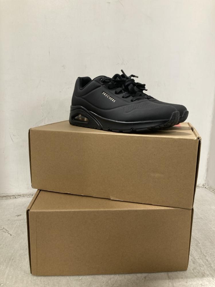 Lot 340  
            Chesterfield SR44 - Parcel Delivery Only 

                
3 X ASSORTED SHOES TO INCLUDE SKECHERS TRAINERS IN BLACK SIZE 5.5 (LOCATION: F3)