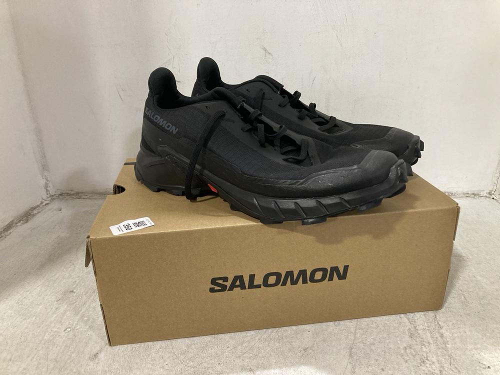 Lot 350  
            Chesterfield SR44 - Parcel Delivery Only 

                
SALOMON TRAINERS IN BLACK SIZE 11 TO INCLUDE SALOMON X ULTRA PIONEER GTX IN BLACK...