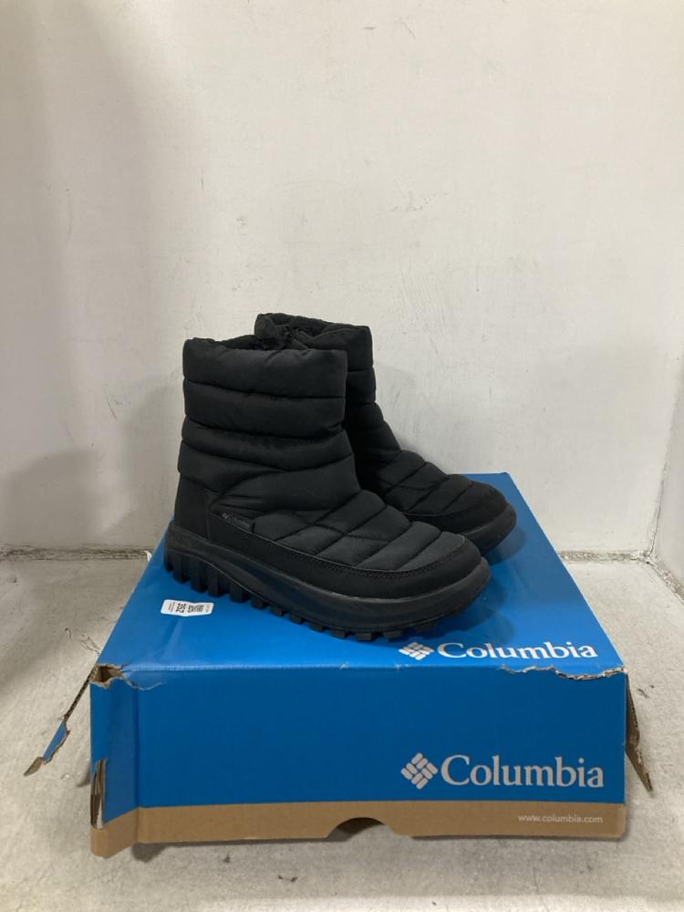 Lot 352  
            Chesterfield SR44 - Parcel Delivery Only 

                
COLUMBIA SNOW TROT NID IN BLACK SIZE 6.5 (LOCATION: F3)