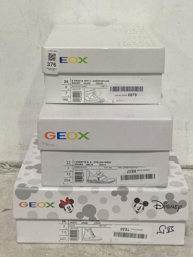 Lot 376  
            Chesterfield SR44 - Parcel Delivery Only 

                
3 X ASSORTED KIDS SHOES TO INCLUDE GEOX OMAR SHOES IN BLACK/GREEN SIZE 7 (LOCATIO...