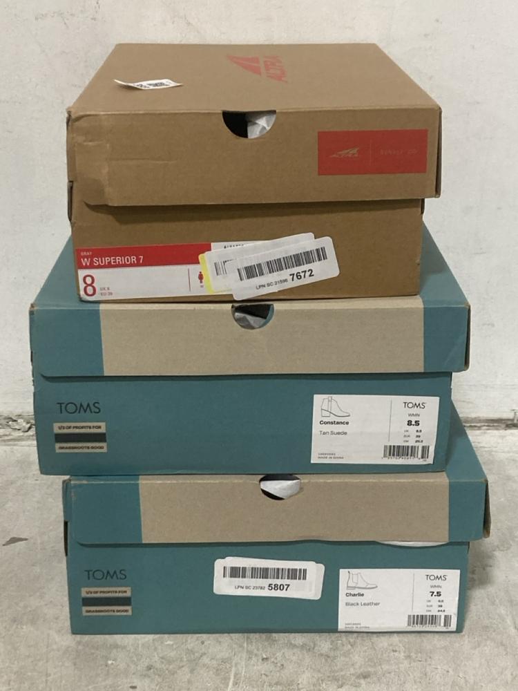 Lot 383  
            Chesterfield SR44 - Parcel Delivery Only 

                
3 X ASSORTED SHOES TO INCLUDE W SUPERIOR 7 IN GREY SIZE 6 (LOCATION: F4)