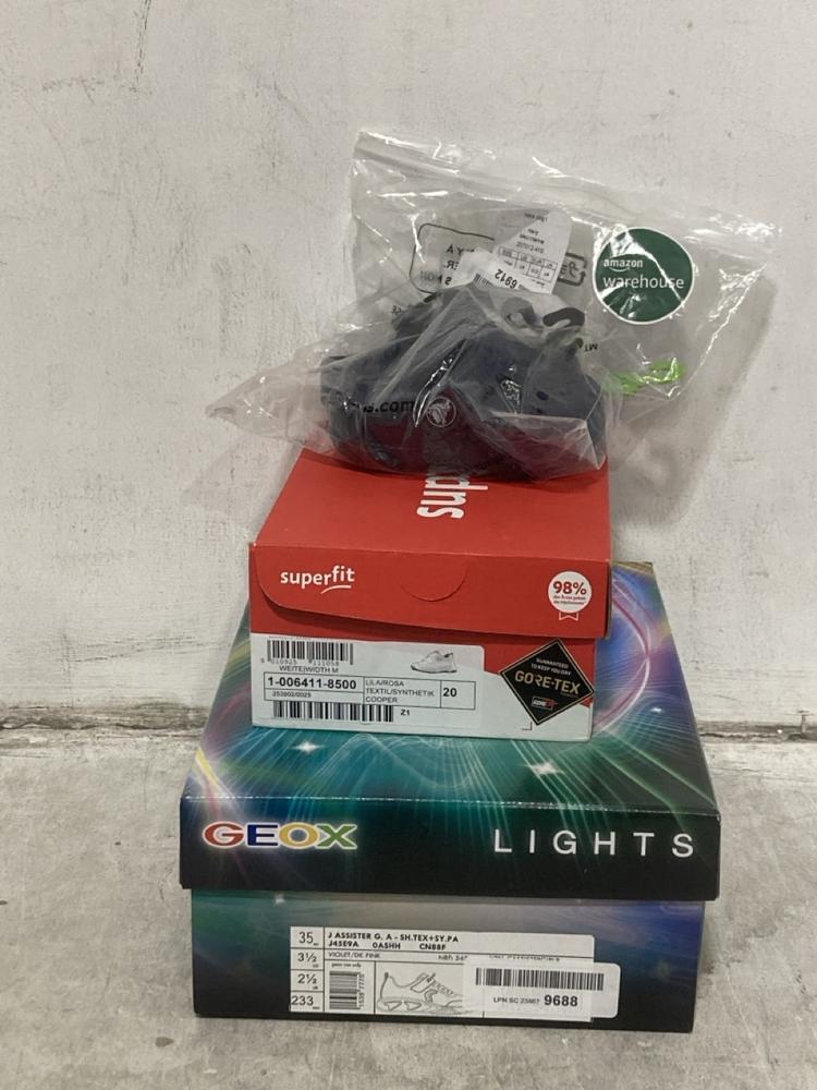 Lot 392  
            Chesterfield SR44 - Parcel Delivery Only 

                
3 X ASSORTED SHOES TO INCLUDE CROCS KIDS SHOES IN NAVY BLUE SIZE 4 (LOCATION: F4)