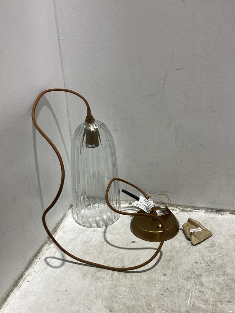 Lot 39  
            Chesterfield SR44 - Parcel Delivery Only 

                
NKUKU LUMINA RECYCLED GLASS PENDANT - CLEAR - ITEM NO. LP0201 - ORIGINAL RRP £175...