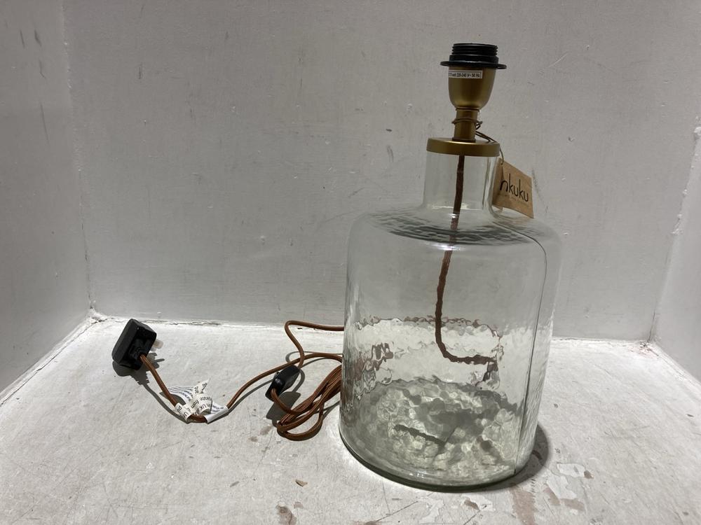 Lot 3  
            Chesterfield SR44 - Parcel Delivery Only 

                
NKUKU EDINA RECYCLED GLASS TABLE LAMP - CLEAR - SMALL - ITEM NO. EL0901 - ORIGINA...