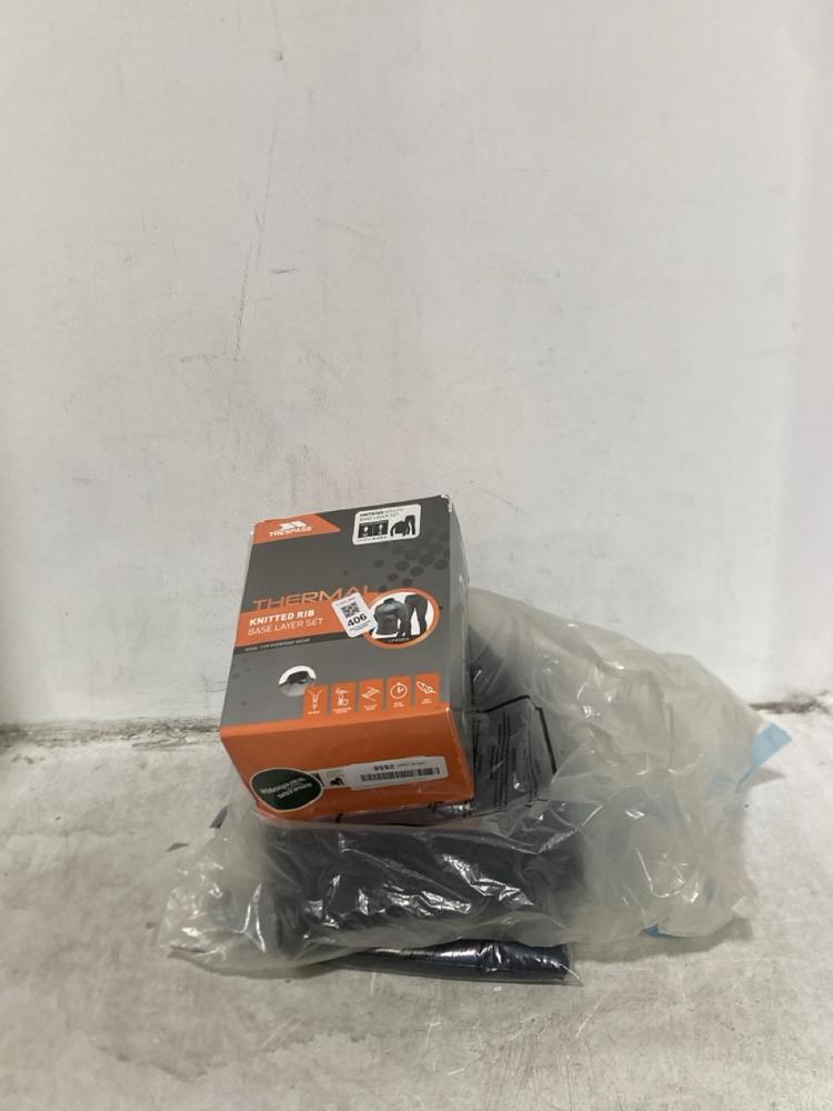 Lot 406  
            Chesterfield SR44 - Parcel Delivery Only 

                
5 X ASSORTED CLOTHING ITEMS TO INCLUDE TRESPASS KNITTED BASE LAYER SIZE M IN BLAC...
