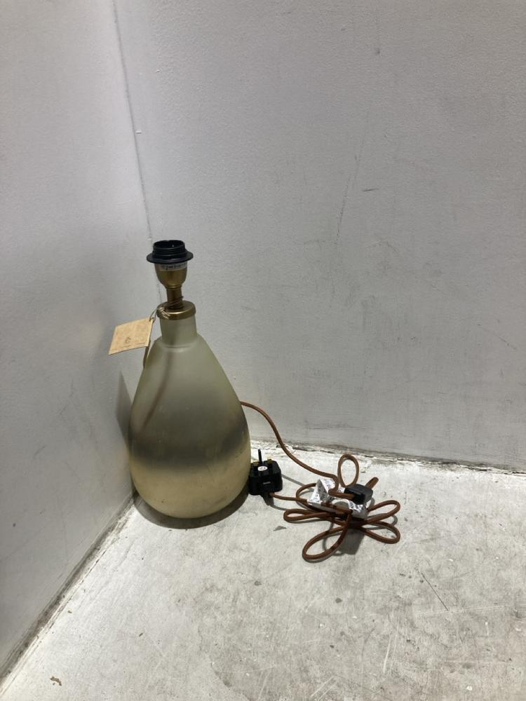 Lot 40  
            Chesterfield SR44 - Parcel Delivery Only 

                
NKUKU LUMINA FLUTED RECYCLED GLASS PENDANT - CLEAR - LARGE - ITEM NO. LP0401 - OR...