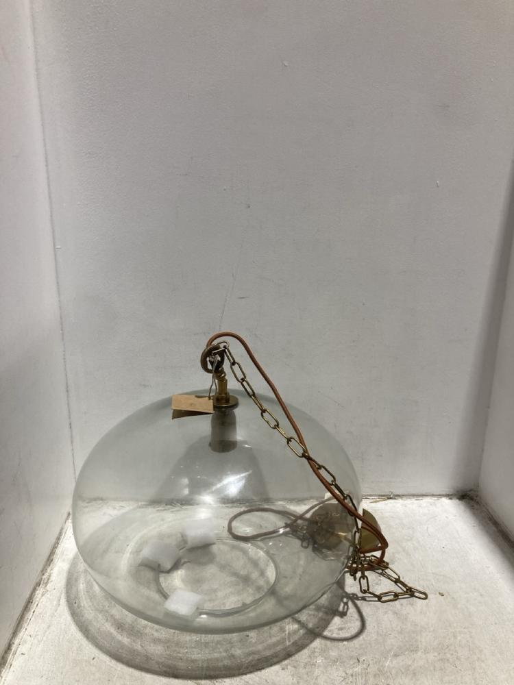 Lot 41  
            Chesterfield SR44 - Parcel Delivery Only 

                
NKUKU OTORO RECYCLED GLASS PENDANT - CLEAR - LARGE ROUND - ITEM NO. OP1502 - ORIG...