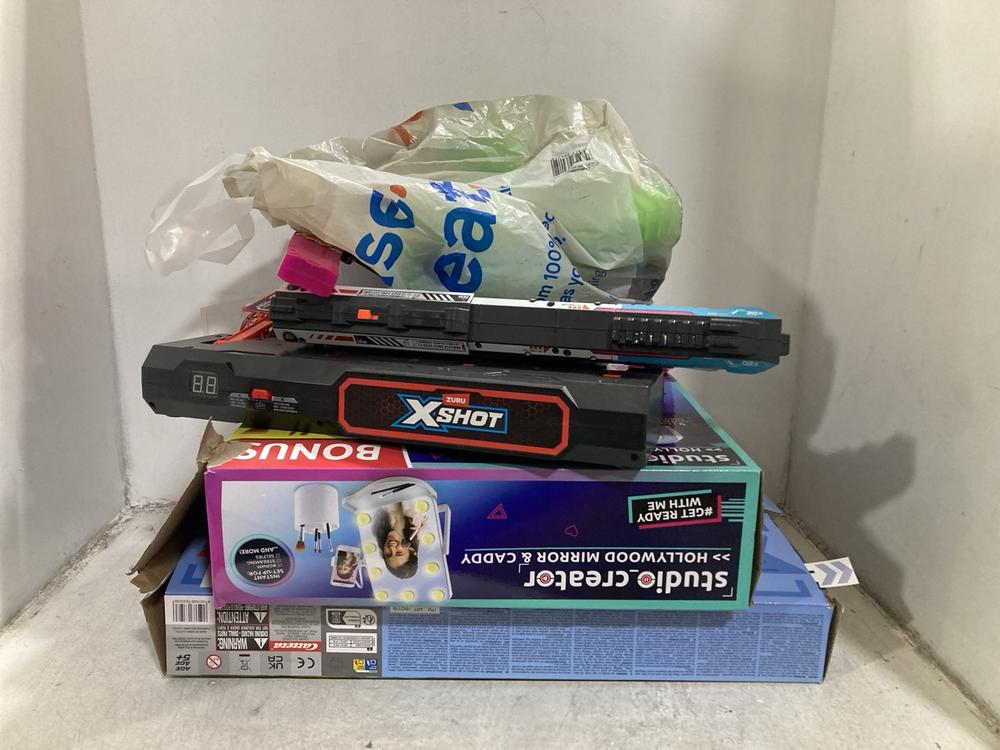 Lot 434  
            Chesterfield SR44 - Parcel Delivery Only 

                
7 X ASSORTED KIDS TOYS TO INCLUDE STUDIO CREATOR HOLLYWOOD MIRROR AND CADDY (LOCA...