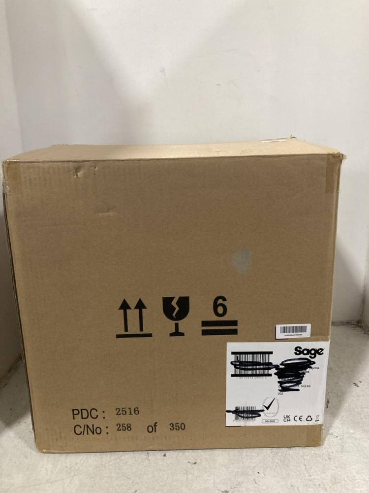 Lot 473  
            Chesterfield SR44 - Parcel Delivery Only 

                
SAGE THE BARISTA EXPRESS ESPRESSO COFFEE MACHINE IN BLACK STAINLESS STEEL - ORIGI...