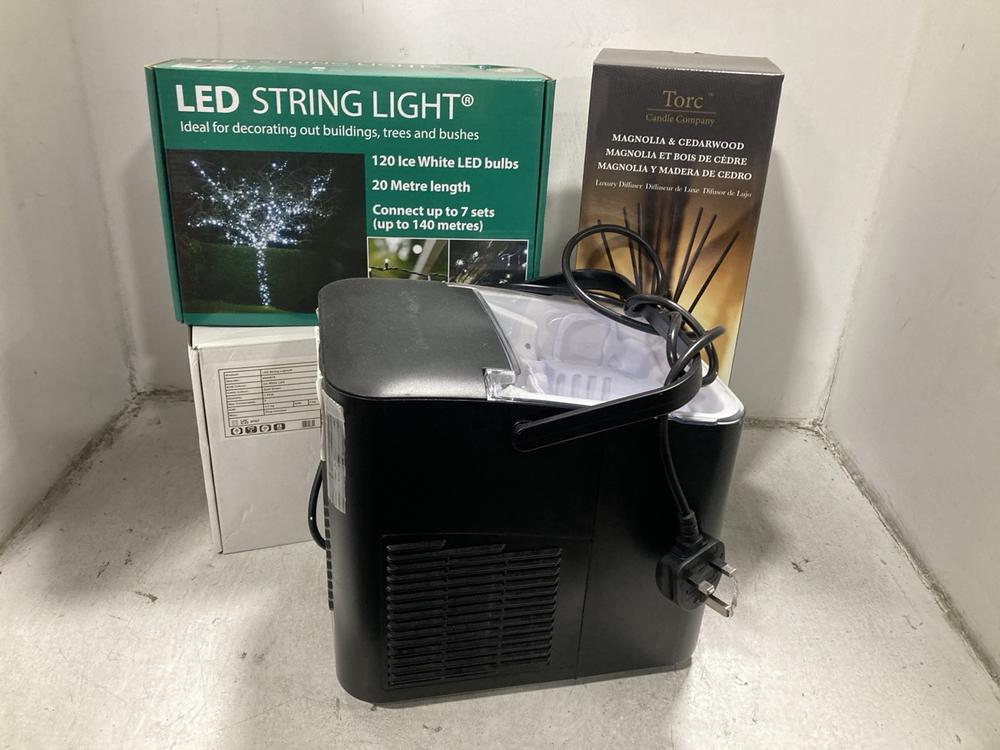 Lot 480  
            Chesterfield SR44 - Parcel Delivery Only 

                
4 X ASSORTED ITEMS TO INCLUDE TORC CANDLE COMPANY MAGNOLIA AND CEDARWOOD (LOCATIO...