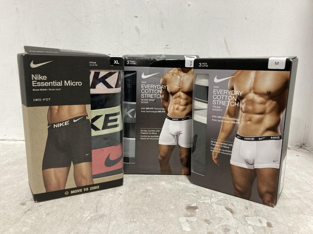 Lot 531  
            Chesterfield SR44 - Parcel Delivery Only 

                
3 X ASSORTED NIKE BOXER SHORT SETS TO INCLUDE NIKE EVERYDAY COTTON STRETCH BOXERS...