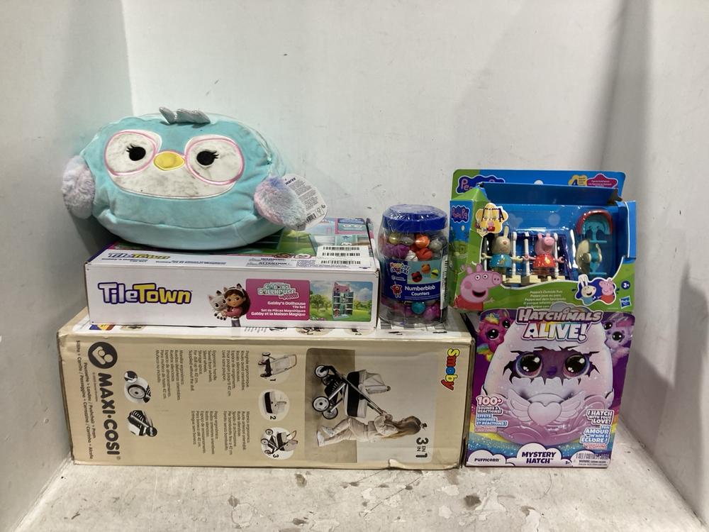 Lot 539  
            Chesterfield SR44 - Parcel Delivery Only 

                
5 X ASSORTED KIDS TOYS TO INCLUDE 3 IN 1 MAXI COSI PRAM (LOCATION: E1)