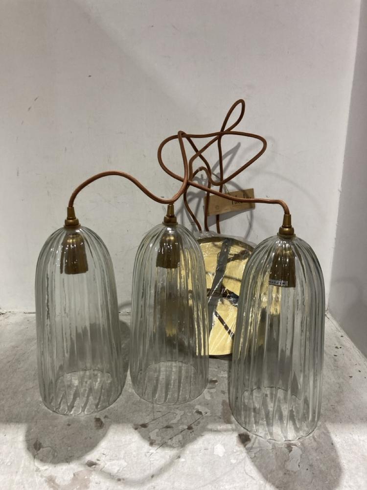 Lot 54  
            Chesterfield SR44 - Parcel Delivery Only 

                
NKUKU LUMINA FLUTED RECYCLED GLASS CLUSTER LIGHT - CLEAR - ITEM NO. LP0501 - ORIG...