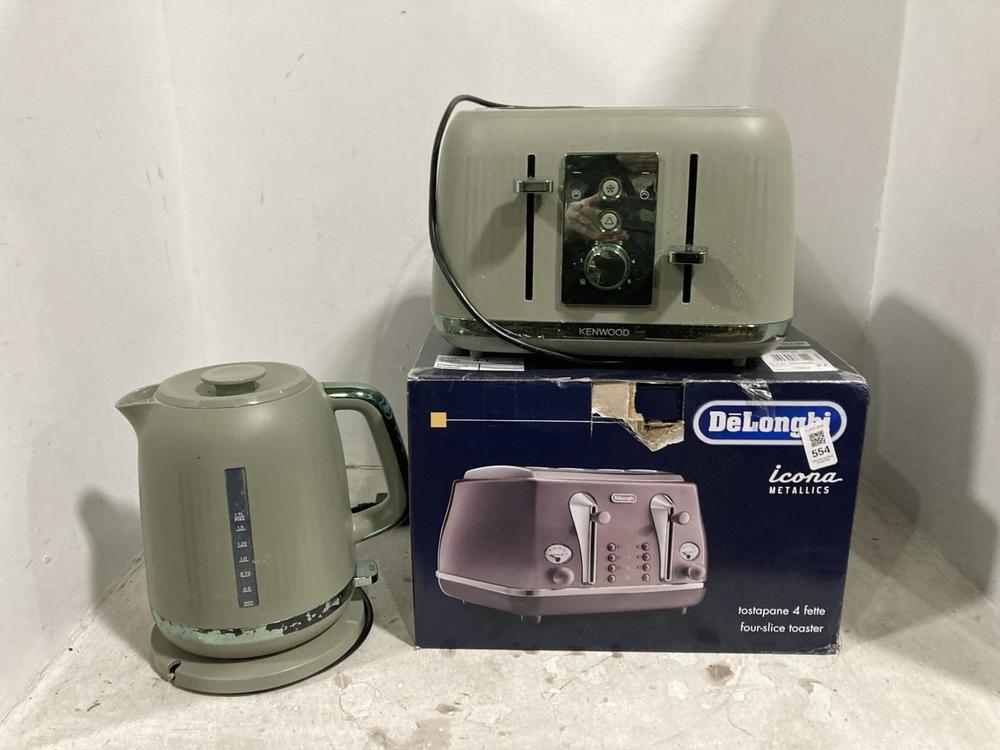 Lot 554  
            Chesterfield SR44 - Parcel Delivery Only 

                
3 X ASSORTED KITCHEN ITEMS TO INCLUDE DELONGHI ICONA METALLICS 4 SLICE TOASTER IN...