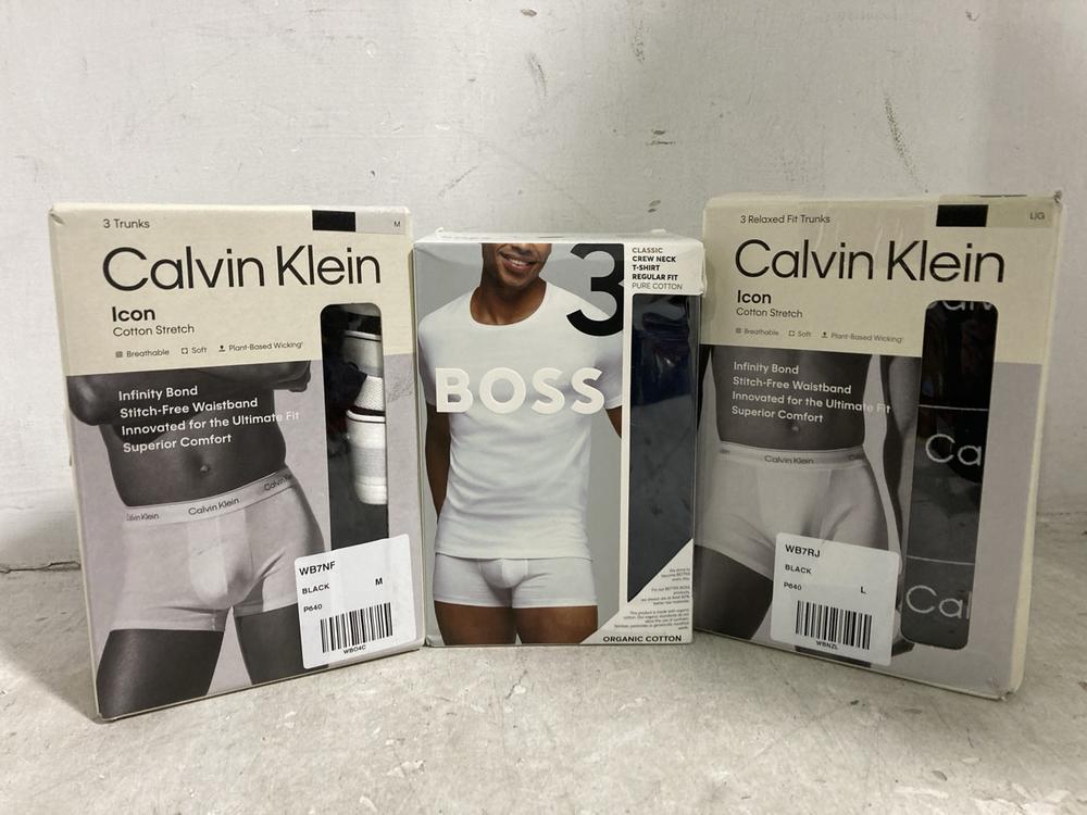 Lot 555  
            Chesterfield SR44 - Parcel Delivery Only 

                
3 X ASSORTED ITEMS TO INCLUDE CALVIN KLEIN 3 PACK BOXER SHORTS SIZE M (LOCATION: E2)