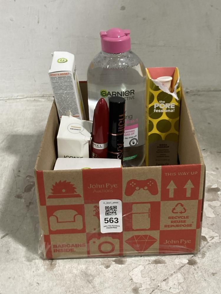 Lot 563  
            Chesterfield SR44 - Parcel Delivery Only 

                
BOX OF ASSORTED BEAUTY ITEMS TO INCLUDE ICONIC LONDON ILLUMINATOR (LOCATION: E2)