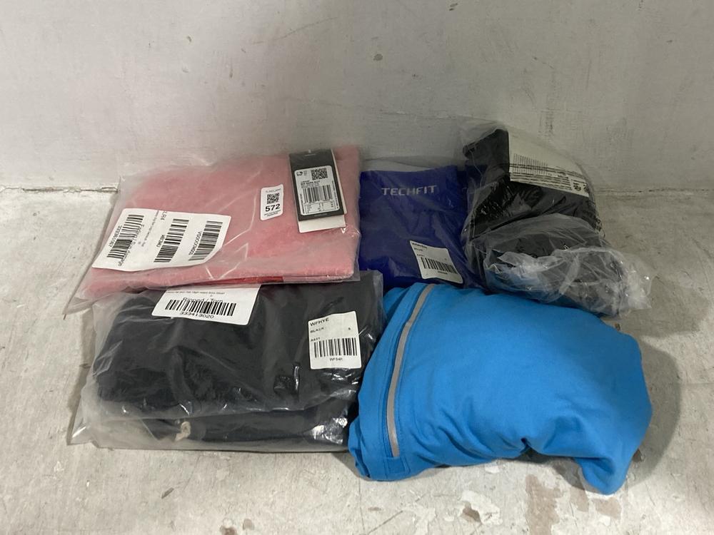 Lot 572  
            Chesterfield SR44 - Parcel Delivery Only 

                
5 X ASSORTED CLOTHING ITEMS TO INCLUDE ADIDAS BIG BAR LOGO SWIMSUIT SIZE 30 IN RE...