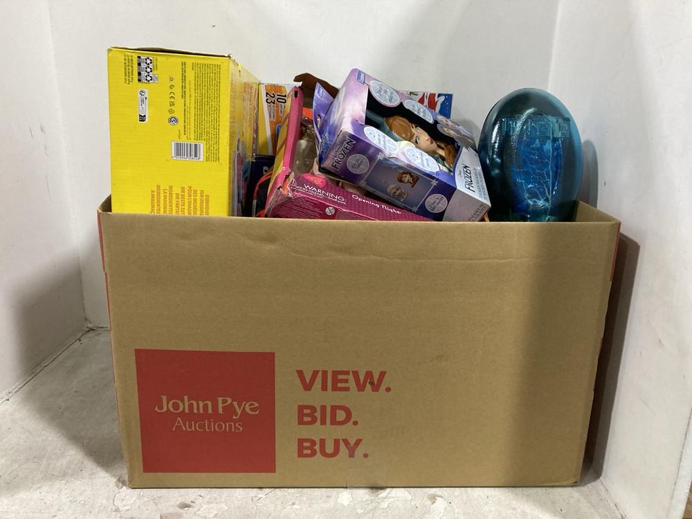 Lot 587  
            Chesterfield SR44 - Parcel Delivery Only 

                
BOX OF ASSORTED KIDS TOYS TO INCLUDE PLAY-DOH SUPER SLICE CAKE SET (LOCATION: E2)