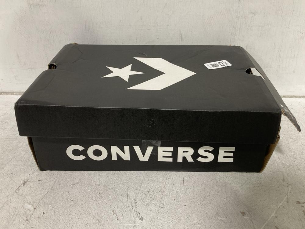 Lot 619  
            Chesterfield SR44 - Parcel Delivery Only 

                
CONVERSE ALL STAR BLACK TRAINERS IN SIZE 8 UK (LOCATION: E3)