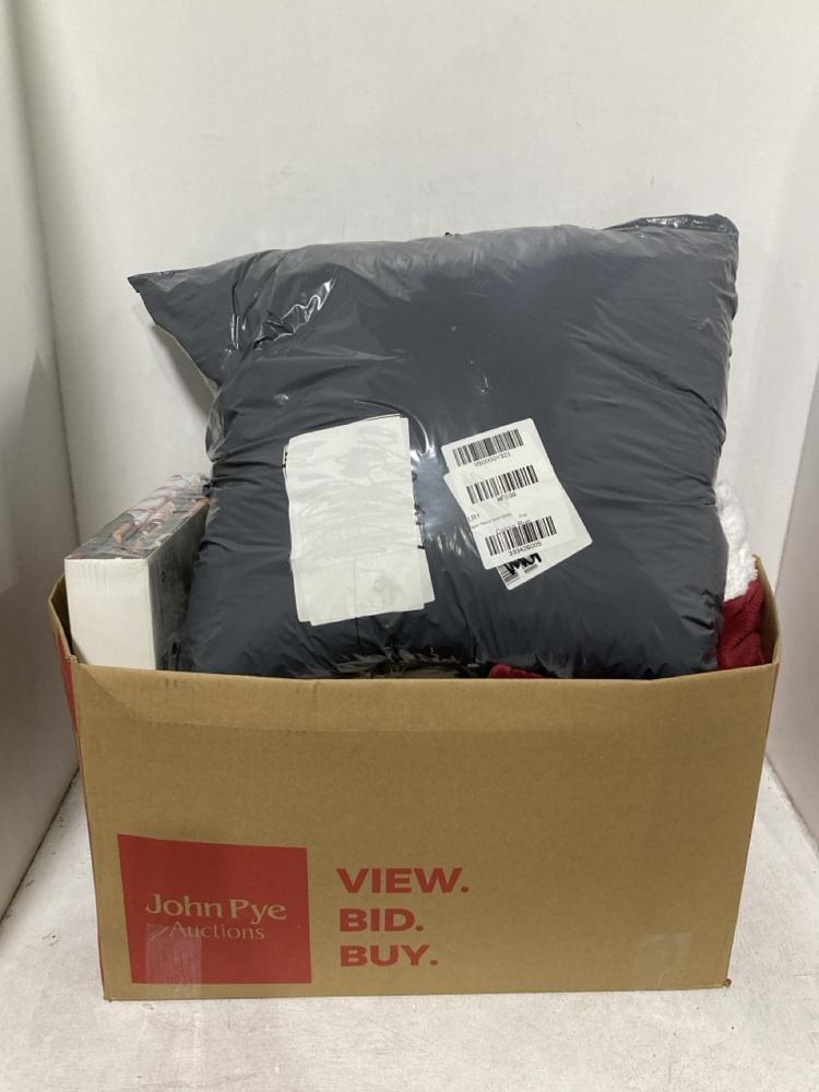 Lot 629  
            Chesterfield SR44 - Parcel Delivery Only 

                
BOX OF ASSORTED BEDDING ITEMS TO INCLUDE GINGERBREAD GAMER DUVET SET DOUBLE (LOCA...