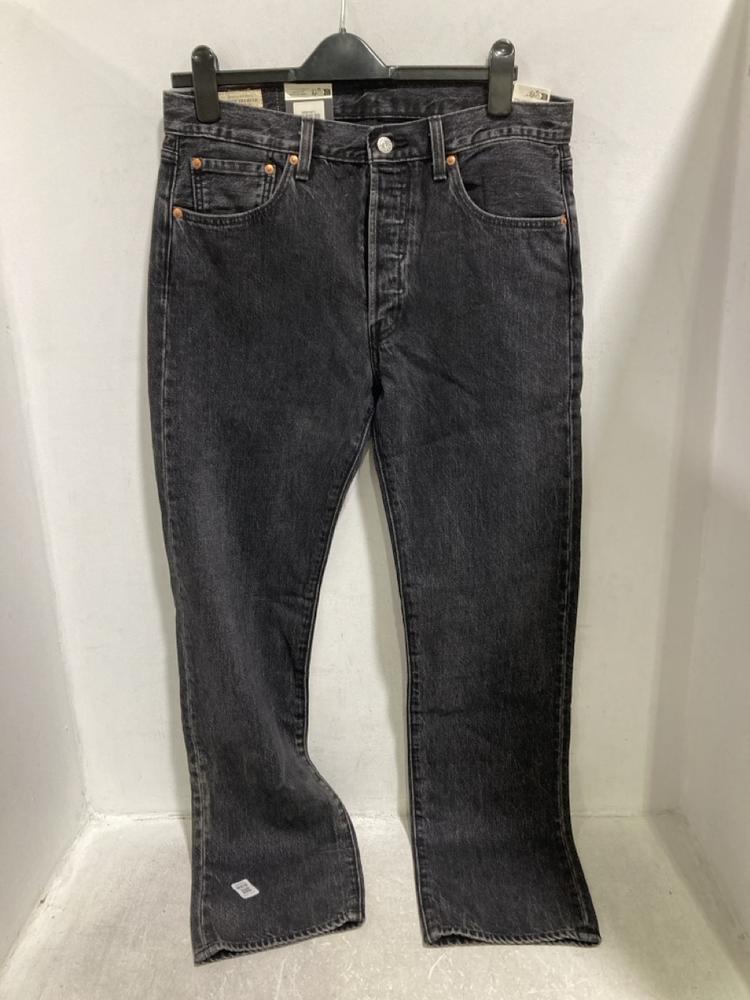 Lot 638  
            Chesterfield SR44 - Parcel Delivery Only 

                
LEVIS 501 ORIGINAL DENIM JEANS SIZE W32 L32 (LOCATION: E4)