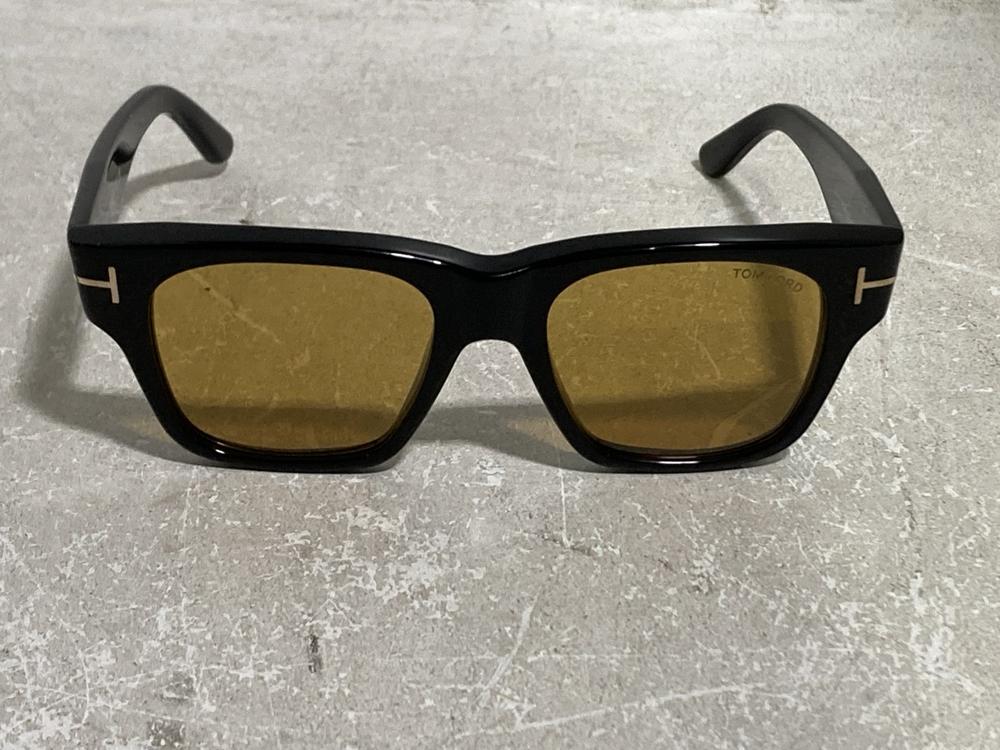 Lot 639  
            Chesterfield SR44 - Parcel Delivery Only 

                
TOM FORD SQUARE SUNGLASSES FT1280 (LOCATION: E4)