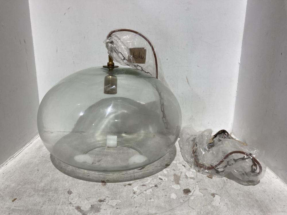 Lot 64  
            Chesterfield SR44 - Parcel Delivery Only 

                
NKUKU OTORO RECYCLED GLASS PENDANT - CLEAR - LARGE ROUND - ITEM NO. OP1502 - ORIG...