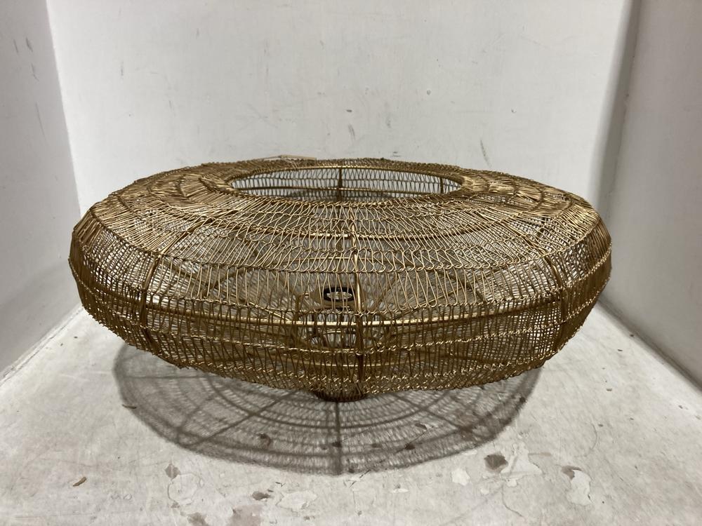 Lot 65  
            Chesterfield SR44 - Parcel Delivery Only 

                
NKUKU MUKUNI WIRE LAMPSHADE - ANTIQUE BRASS - ONE SIZE - ITEM NO. ML4601 - ORIGIN...