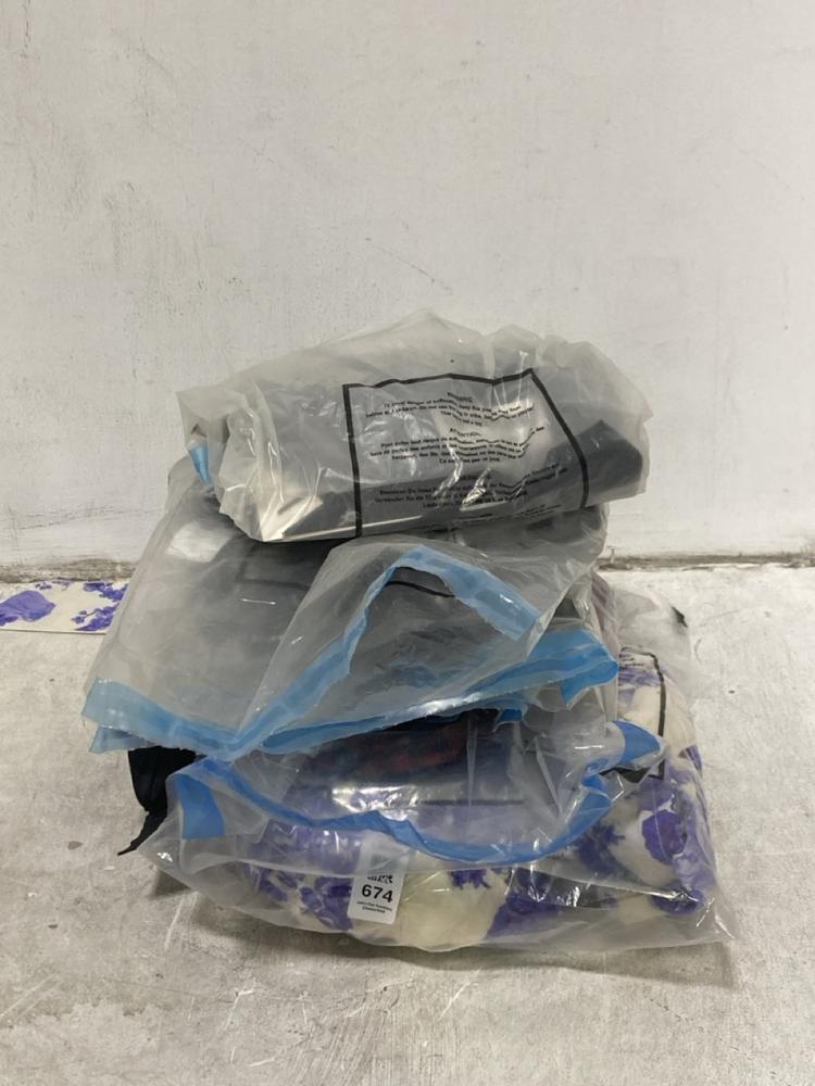 Lot 674  
            Chesterfield SR44 - Parcel Delivery Only 

                
7 X ASSORTED CLOTHING ITEMS TO INCLUDE REEBOK SEAMLESS BRA IN BLACK SIZE L (LOCAT...