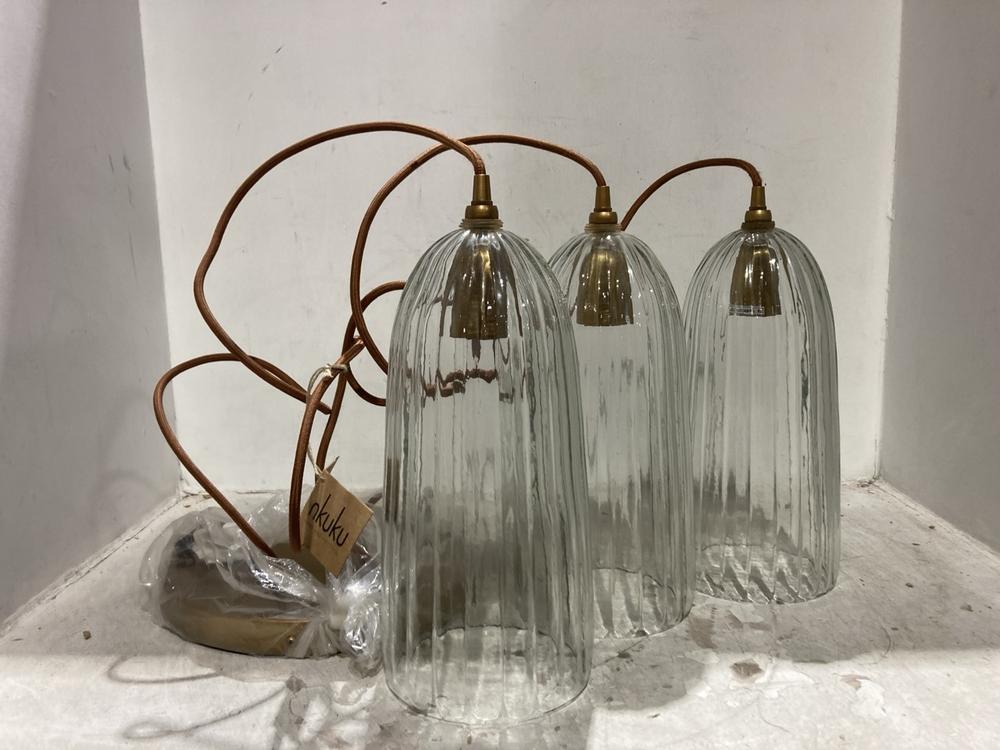 Lot 67  
            Chesterfield SR44 - Parcel Delivery Only 

                
NKUKU LUMINA FLUTED RECYCLED GLASS CLUSTER LIGHT - CLEAR - ITEM NO. LP0501 - ORIG...