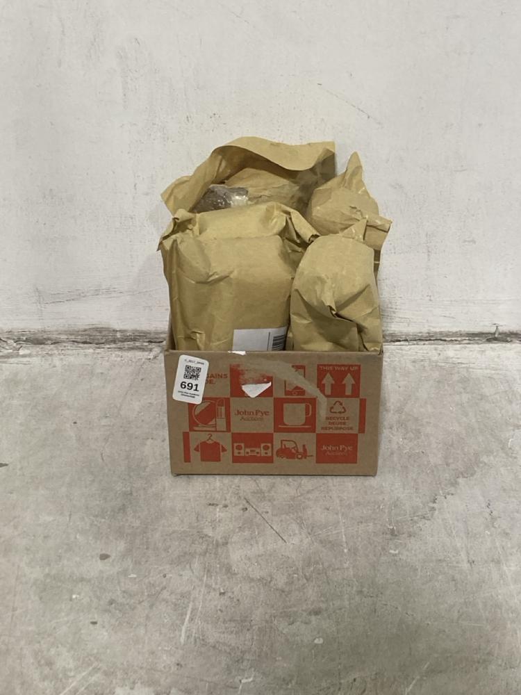 Lot 691  
            Chesterfield SR44 - Parcel Delivery Only 

                
BOX OF ASSORTED INKS TO INCLUDE 1 GO INKS GREY 70ML INK BOTTLE (LOCATION: E5) ( )