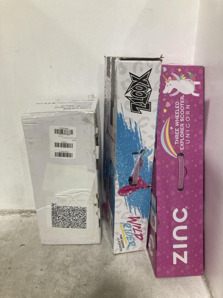 Lot 709  
            Chesterfield SR44 - Parcel Delivery Only 

                
3 X ASSORTED KIDS SCOOTERS TO INCLUDE ZINC 3 WHEELED EXPLORER SCOOTER (LOCATION: E5)