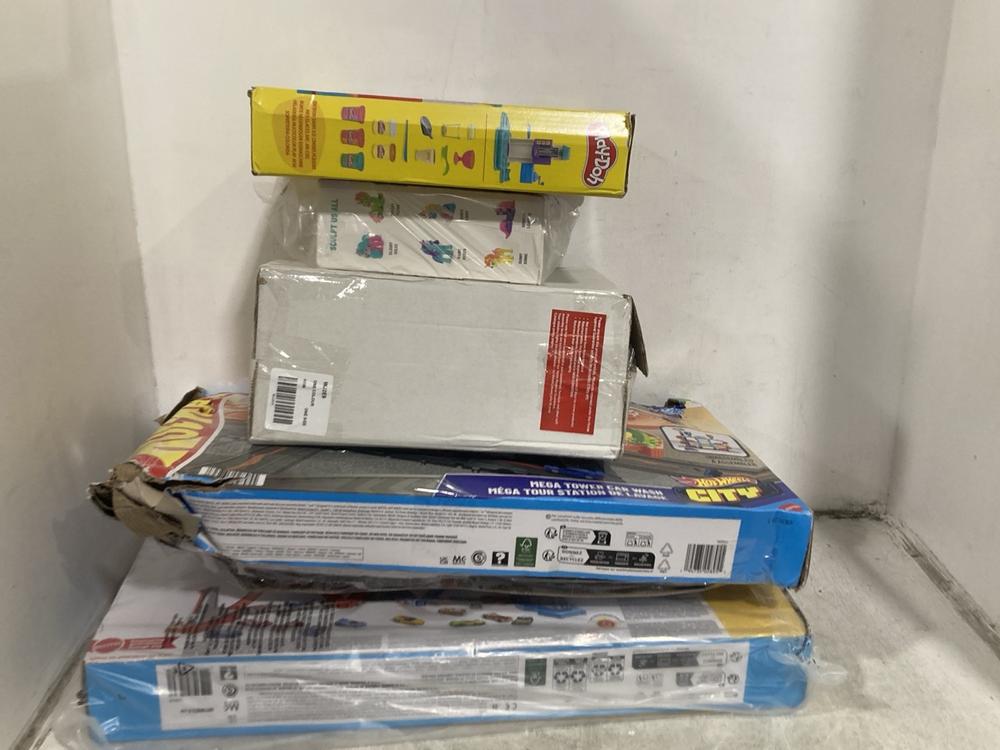 Lot 711  
            Chesterfield SR44 - Parcel Delivery Only 

                
5 X ASSORTED KIDS TOYS TO INCLUDE PLAY-DOH RAINBOW ICE CREAM SWIRL SET (LOCATION:...