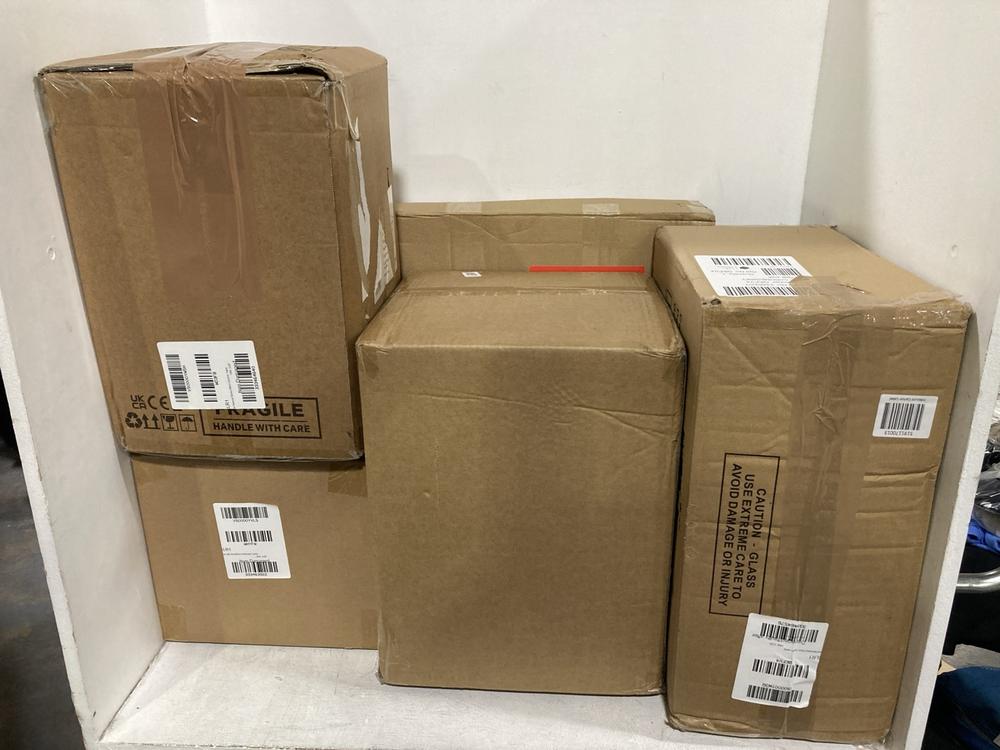 Lot 749  
            Chesterfield SR44 - Parcel Delivery Only 

                
4 X ASSORTED ITEMS TO INCLUDE ELEMENTS QUARTZ SET OF 2 HOB PROTECTORS (LOCATION: E6)