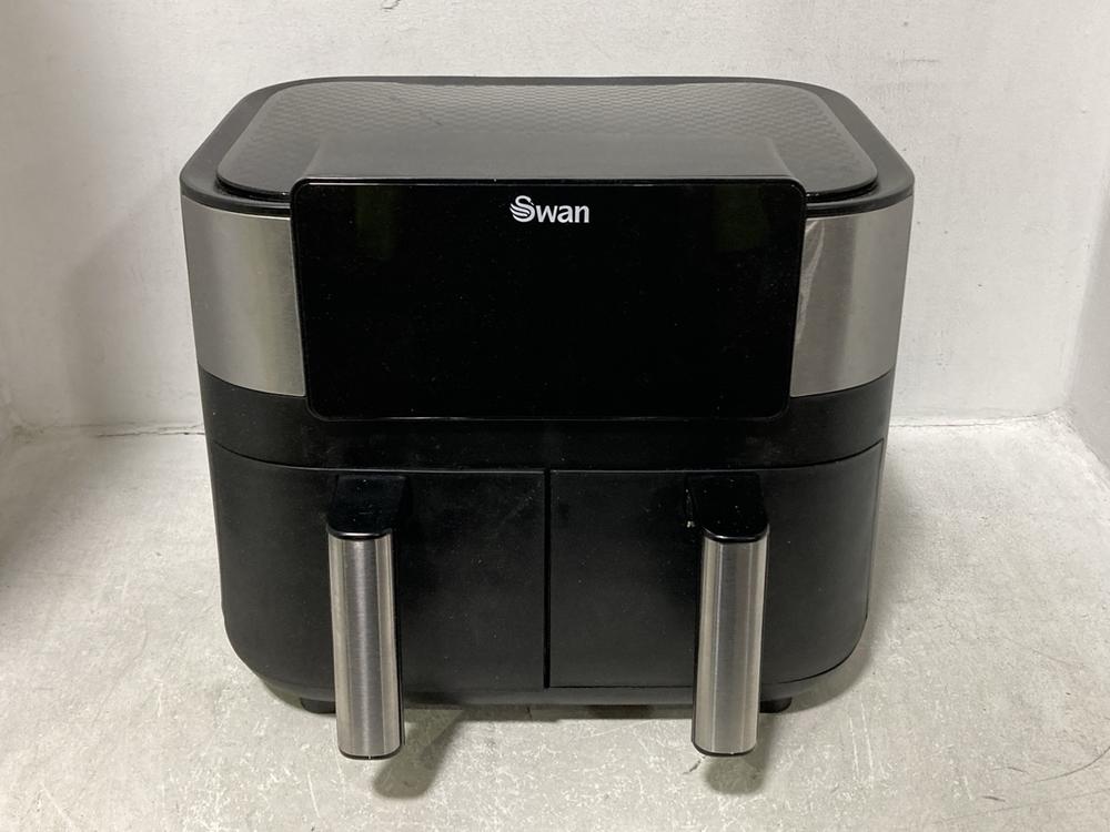 Lot 773  
            Chesterfield SR44 - Parcel Delivery Only 

                
SWAN DUAL BASKET AIR FRYER MODEL NO SD60440 (LOCATION: E7)