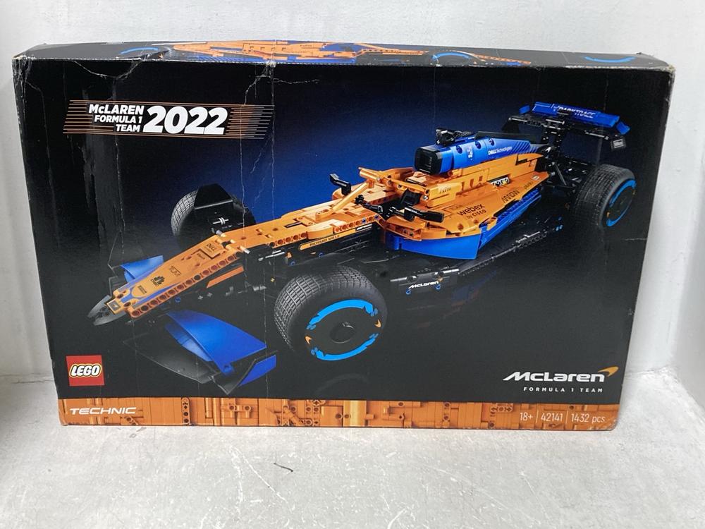 Lot 774  
            Chesterfield SR44 - Parcel Delivery Only 

                
LEGO FORMULA 1 TEAM RACE CAR SET (LOCATION: E7)