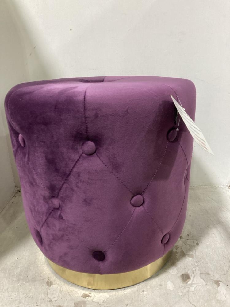 Lot 780  
            Chesterfield SR44 - Parcel Delivery Only 

                
BELIANI POUFFE CARROLLTON VELVET PURPLE - ITEM NO. 32907 - ORIGINAL RRP £420 (LOC...